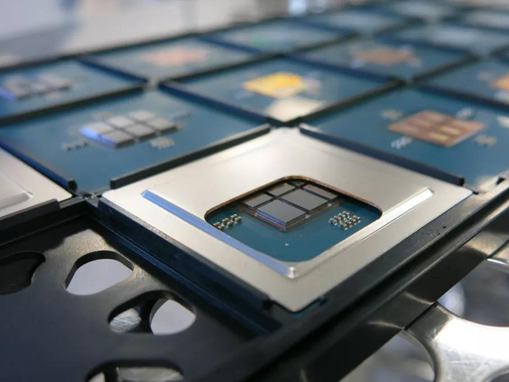 氧化镁在微波通信器件热传导与封装材料中的应用