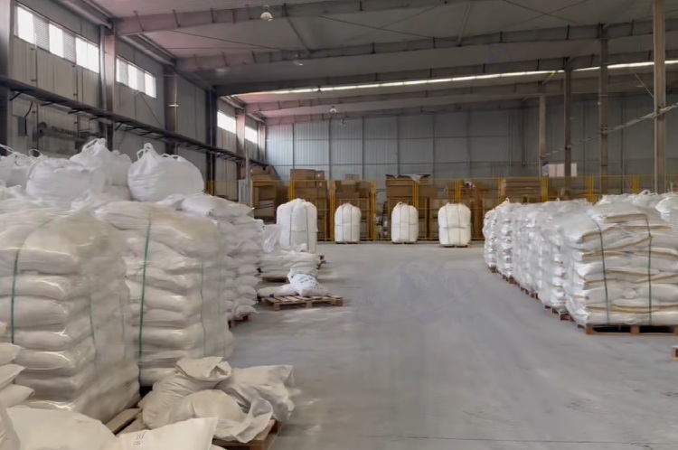 氧化镁为什么是白色粉末？会变色吗？